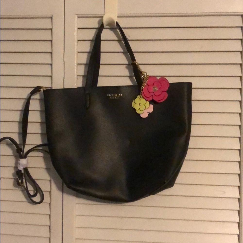 Victoria Secret hang bag (New but no tag)